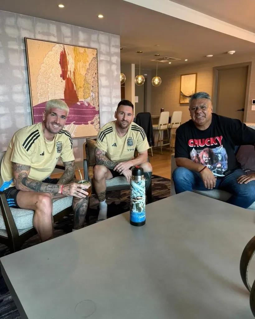 Los mates entre Messi, Chiqui Tapia y Rodrigo De Paul ya son una cábala en Argentina.