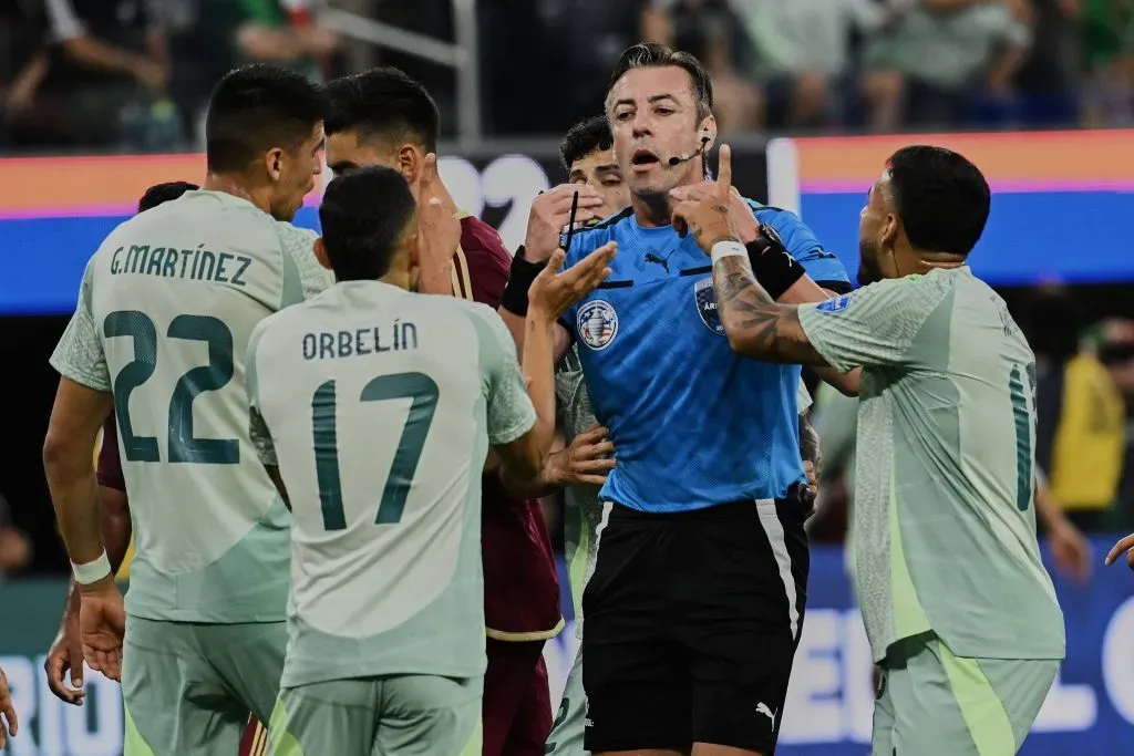 Claus en Venezuela vs. México. (Foto: Imago)