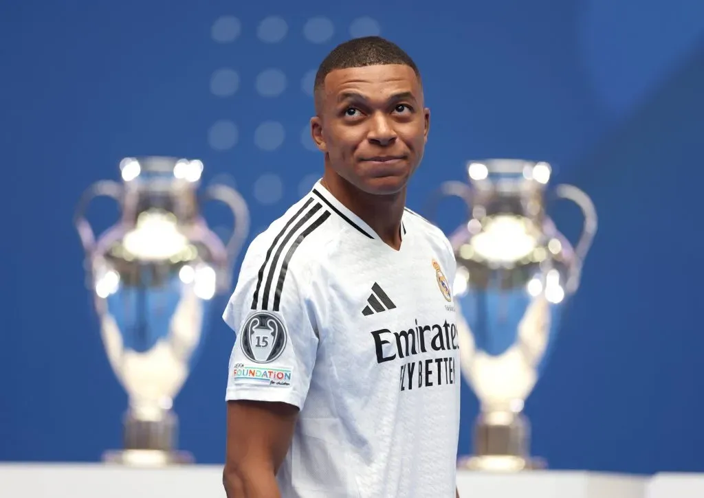 Las Champions League acompañaron la presentación de Mbappé.