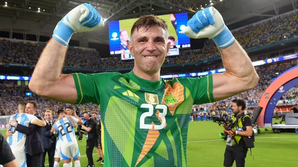 Emiliano Martínez, bicampeón de América con Argentina.