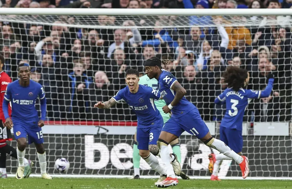 Enzo Fernández junto a algunos de sus compañeros en el Chelsea.
