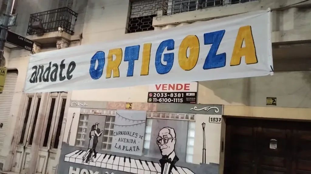 Carteles contra Ortigoza en San Lorenzo
