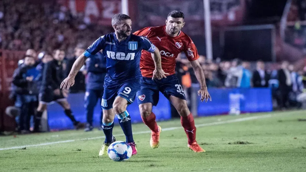 Lisandro López y Emanuel Gigliotti, dos protagonistas del Clásico de Avellaneda. (Imago)