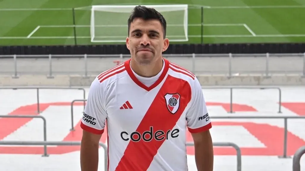 Marcos Acuña con la camiseta de River.