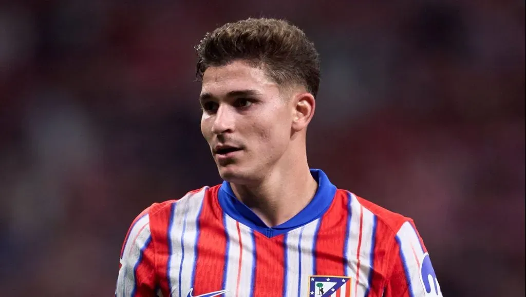 Una vez más, Julián Álvarez no pudo gravitar.