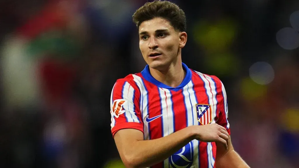 Julián Álvarez todavía no termina de adaptarse pero la prensa ya no lo ve como excusa. IMAGO