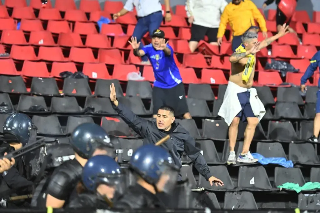 La intervención de Riquelme fue clave para controlar los incidentes en las tribunas del Coloso.