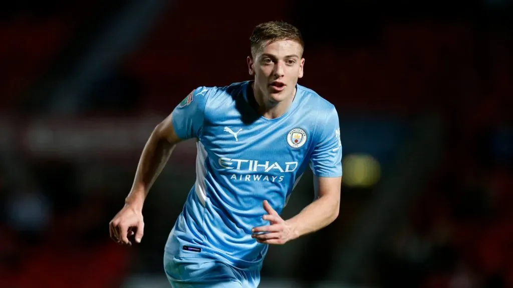 Liam Delap, jugando en la Sub 21 de Manchester City (IMAGO / News Images).