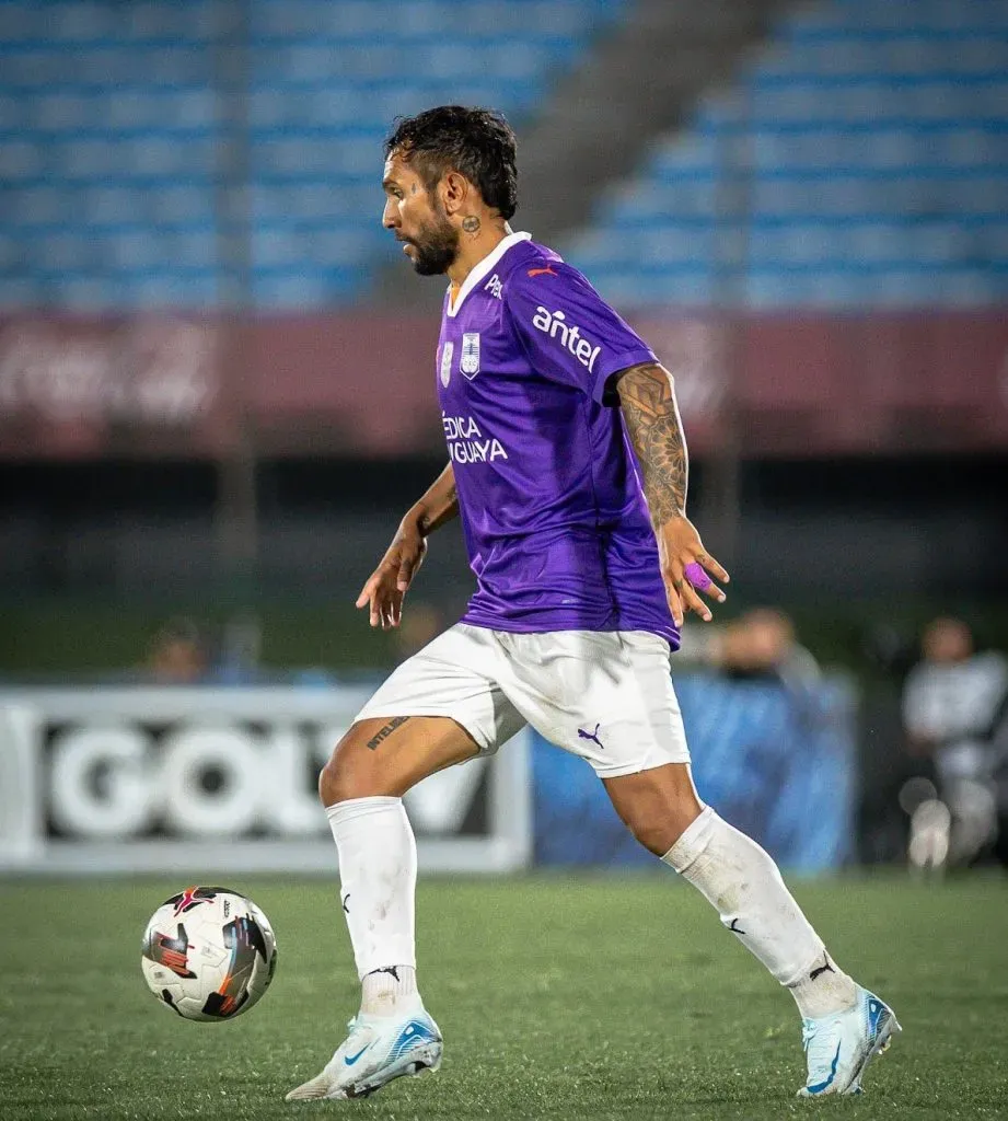 Walter Montoya, afianzado en Defensor Sporting.