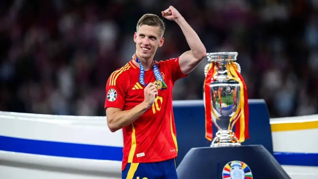 Dani Olmo, figura y goleador de la Eurocopa, tiene clubes que lo pretenden fichar. (IMAGO / Vitalii Kliuiev).