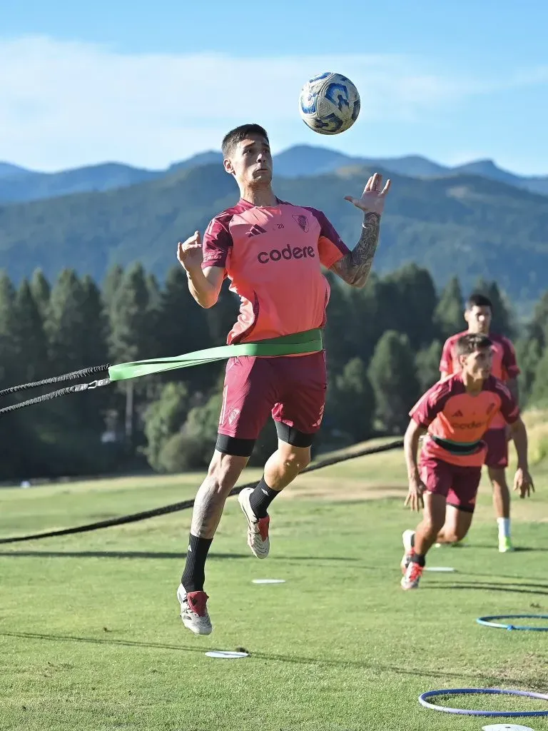 El Chino en plena pretemporada en San Martín de los Andes. (Foto: Prensa River).