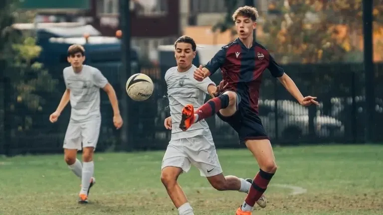 Mateo Santa María con la camiseta de Levante. (Foto: Cope)