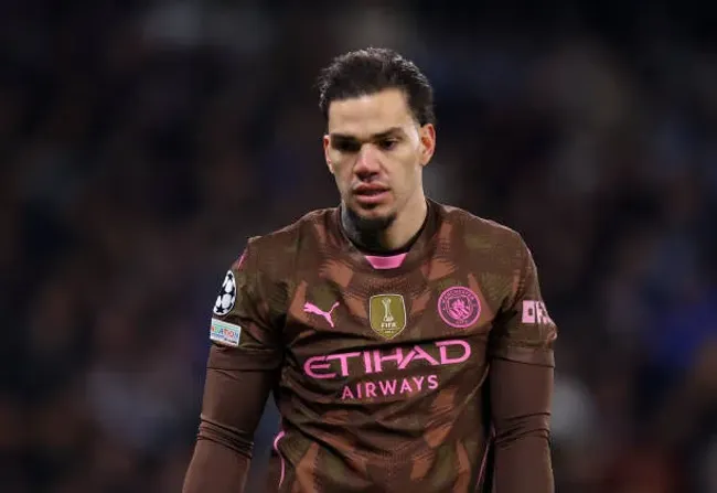 Ederson tuvo grandes errores esta temporada.