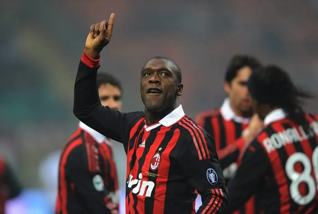 Clarence Seedorf con la camiseta del Milan.