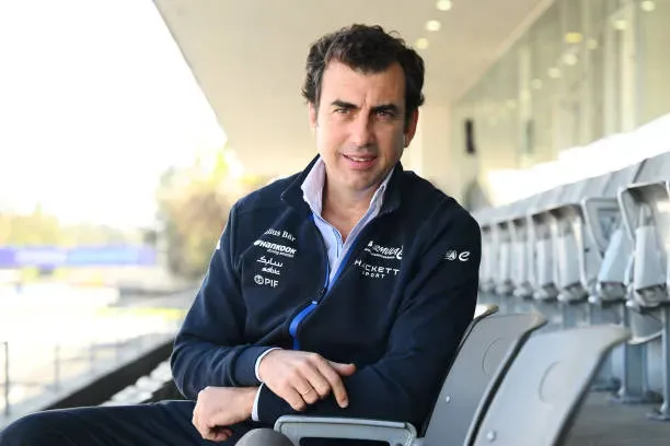 Alberto Longo, director de la Fórmula E, quiere que Checo corra en su categoría.