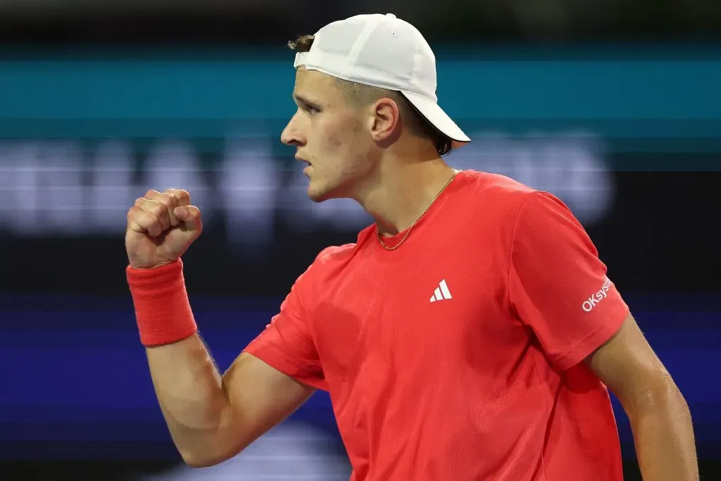 Mensik jugará ante Djokovic la final del masters de Miami.