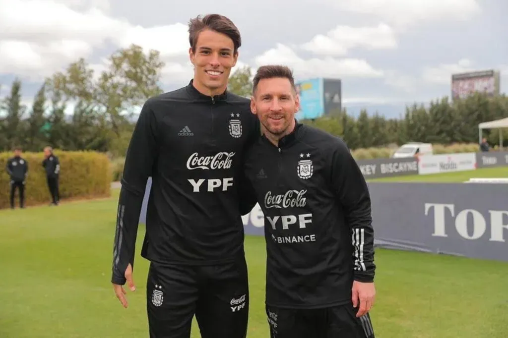 Federico, el menor de los Redondo, con Leo Messi. Foto IG.