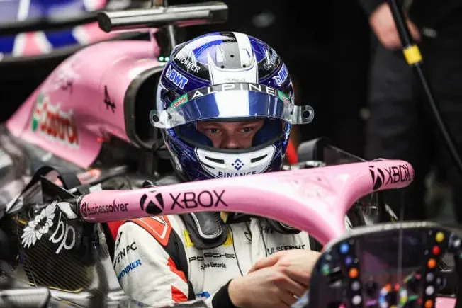 Paul Aron entra dentro del programa de novatos de la F1, mientras que Colapinto ya no.