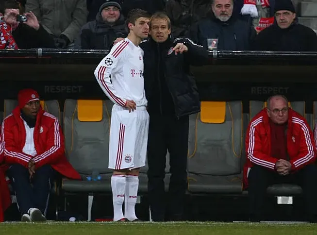 Thomas Müller debutó el 10 de marzo de 2009 contra Sporting Lisboa.