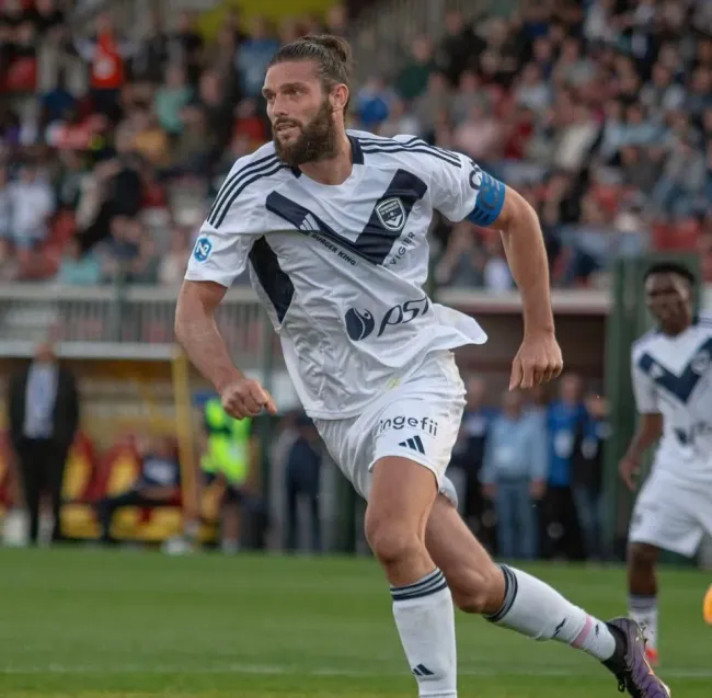 A sus 26 años, Carroll volvió a sentirse importante dentro de un fútbol amateur (Foto: @girondins)