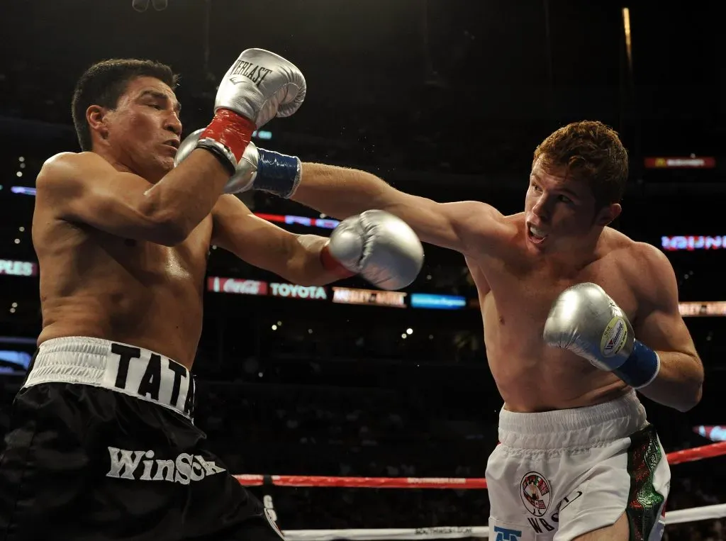 Canelo Álvarez en combate ante Carlos Baldomir.