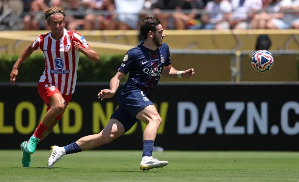 Marcos Llorente y Khvicha Kvaratskhelia en el duelo entre Atlético de Madrid y París Saint-Germain en el Mundial de Clubes. (Getty Images)