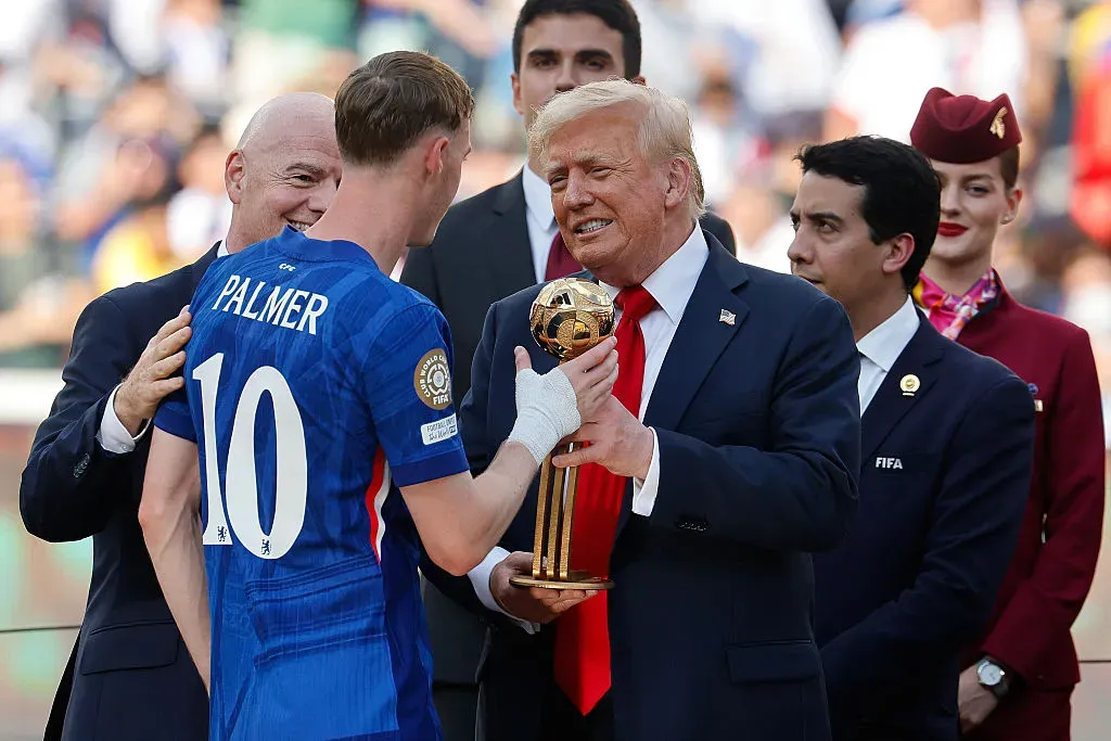 Trump le presentó a Palmer el premio a MVP del Mundial de Clubes.