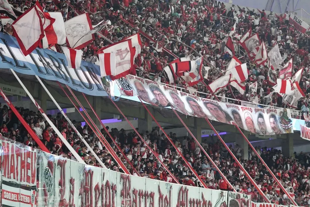 Los Borrachos del Tablón en Santiago del Estero ante San Martín de Tucumán por Copa Argentina. (Foto: Getty).