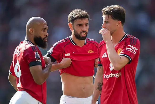 Manchester United inició la temporada con derrota, como local, ante el Arsenal.