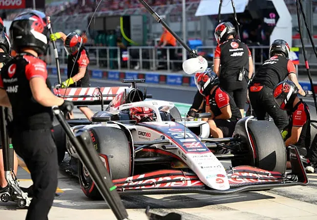 Haas quiere mejorar en lo que queda del 2025 y subir en el campeonato de constructores.