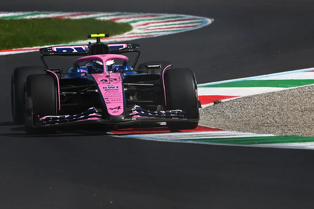 Alpine necesita una ayuda del clima para emparejar el rendimiento con el resto de las escuderías. (Getty)