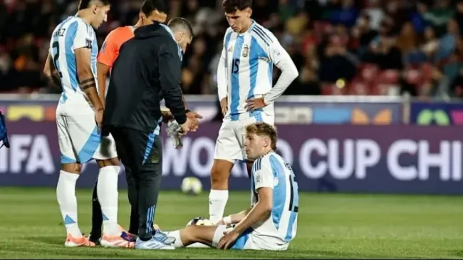 Valente Pierani sufrió una distensión en la rodilla ante México.