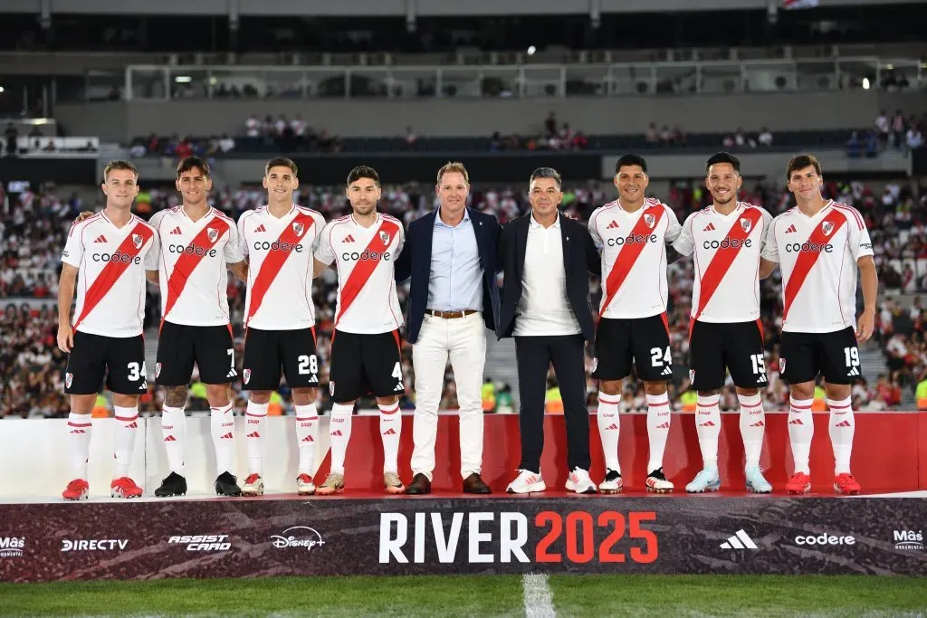 Brito y Gallardo, en la presentación de los refuerzos de enero. Rojas y Tapia ya no están… (Foto: Prensa River).