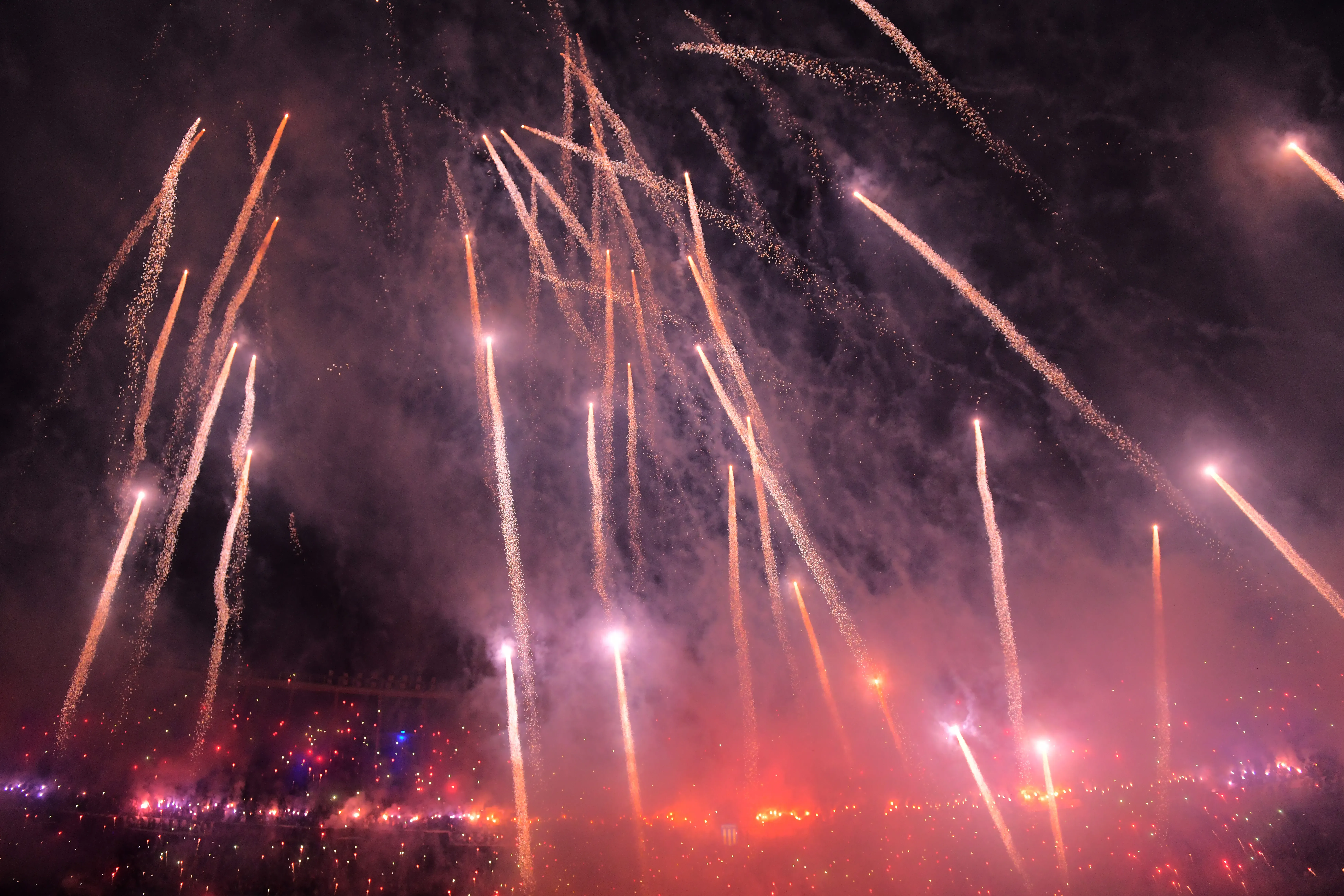 Así fue el recibimiento de Racing ante Flamengo. (Foto: Getty).