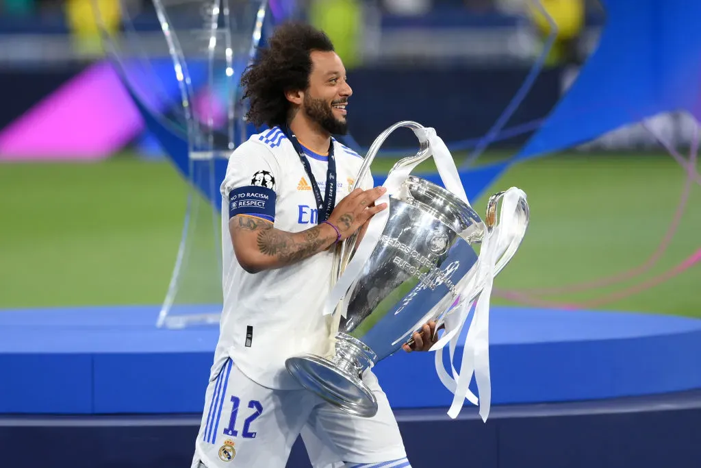 Marcelo con una de las cinco Champions que ganó en Real Madrid. (Getty)