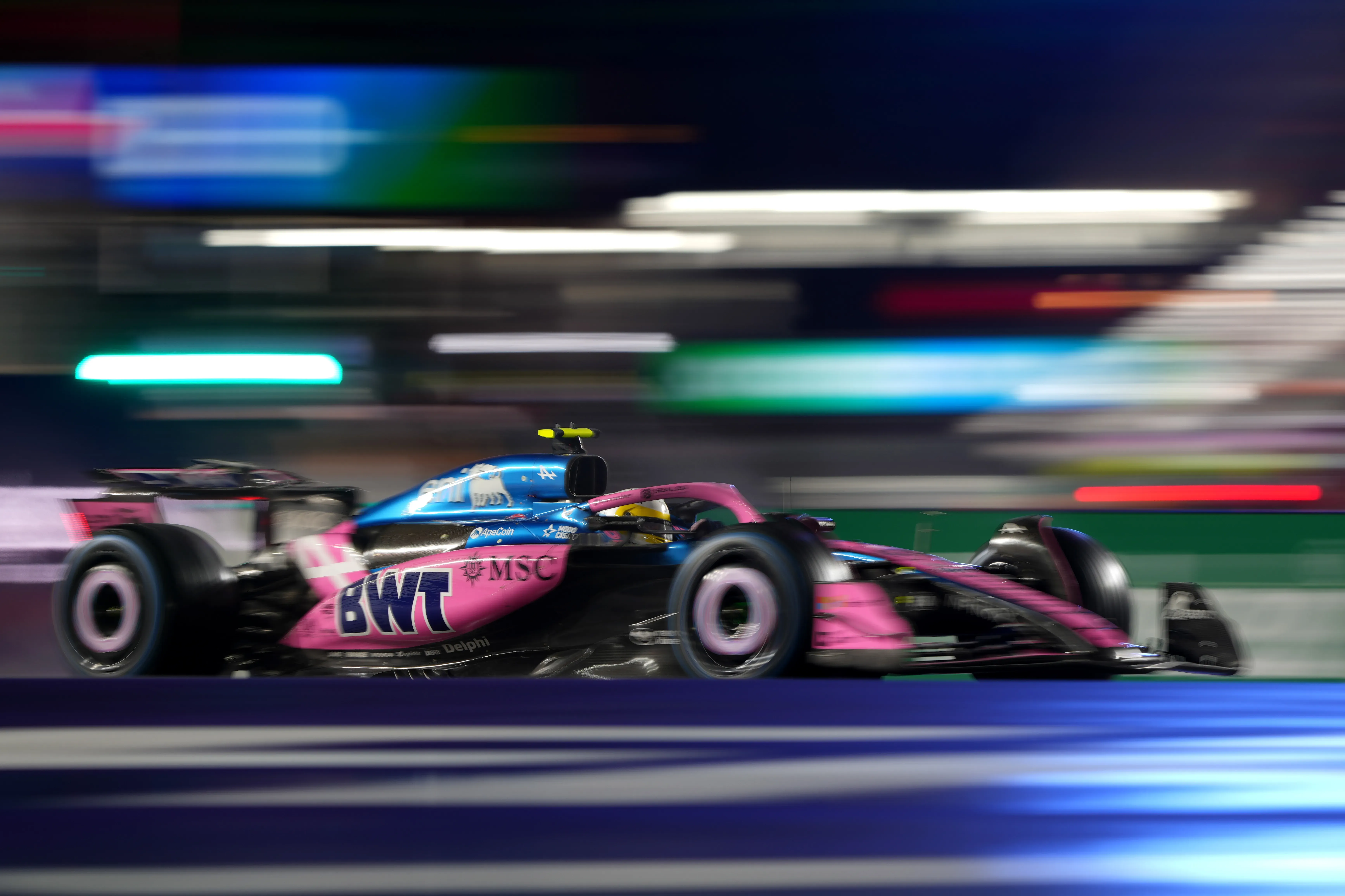 Manejar el auto termina siendo más fácil que hacer las acciones publicitarias para Colapinto. (Getty)