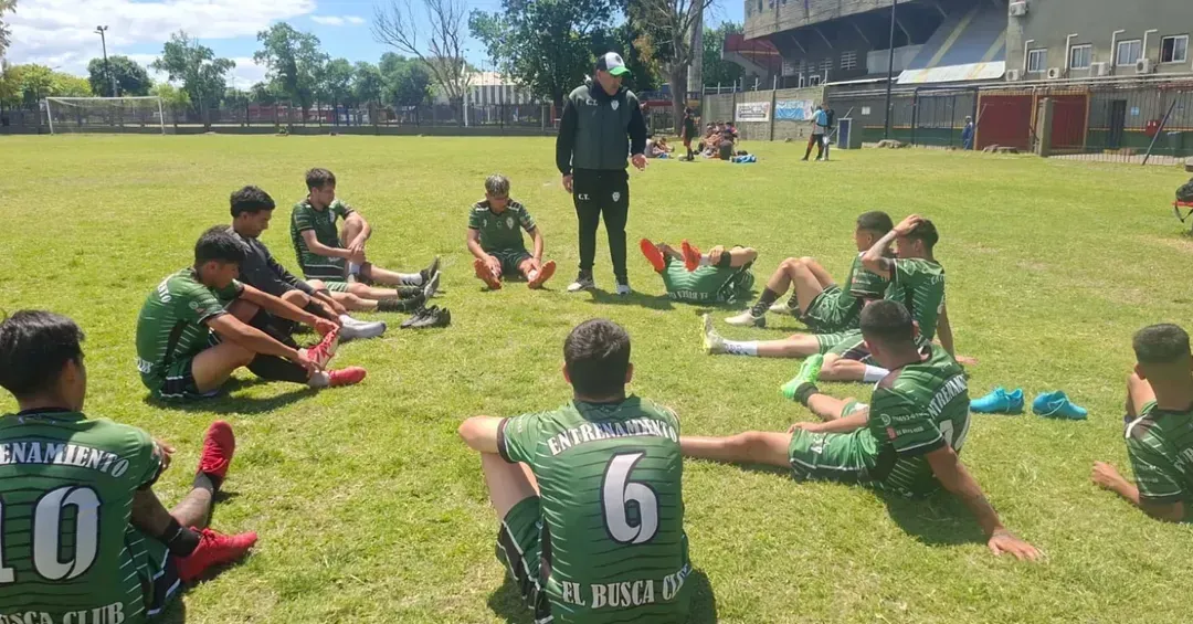 El Busca Club en un amistoso (@ElBuscaClub 22).