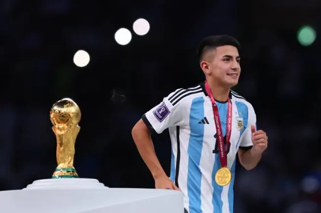 Thiago Almada fue campeón del mundo con Argentina en Qatar 2022 y se perfila para jugar el 2026.