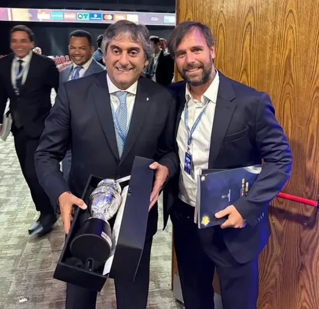 Enzo Francescoli y Fernando Cavenaghi. (Foto: @fercaveoficial).