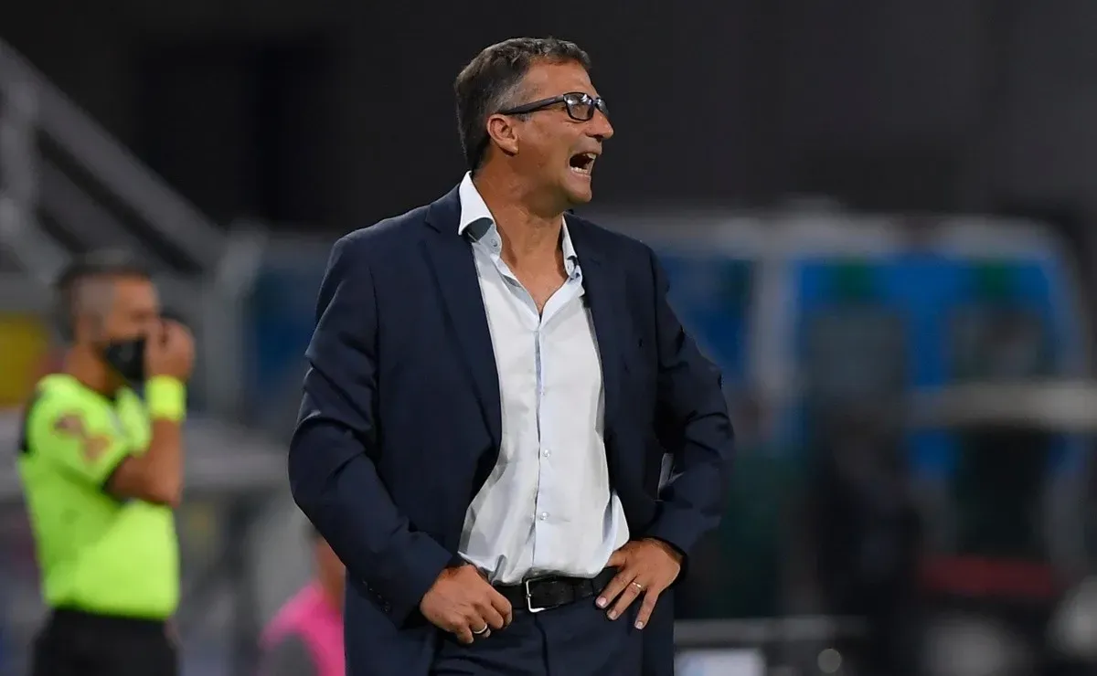 Juan Antonio Pizzi en Racing, su último paso por el fútbol argentino.