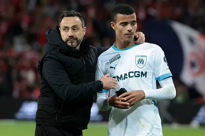 Roberto De Zerbi se rindió en elogios para con Greenwood.