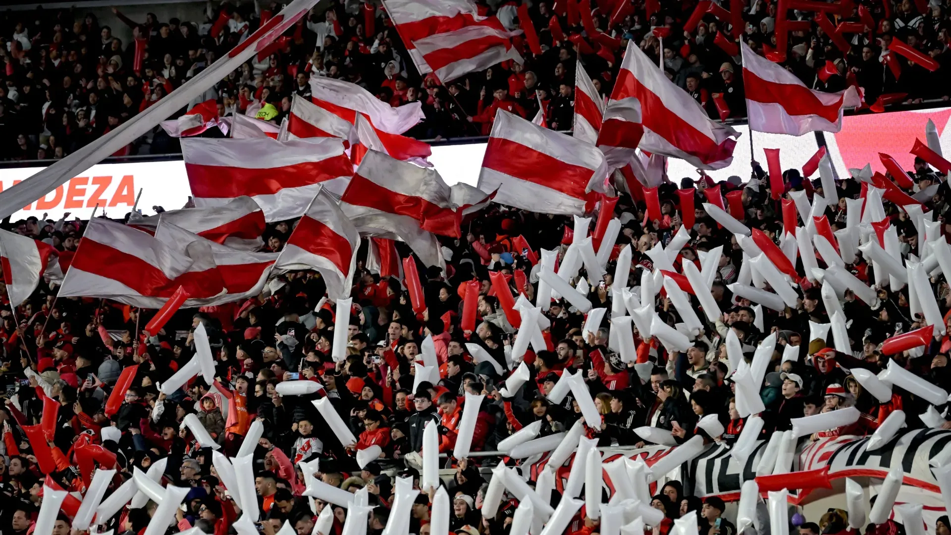 Los hinchas de River en el Monumental. (Foto: Getty).