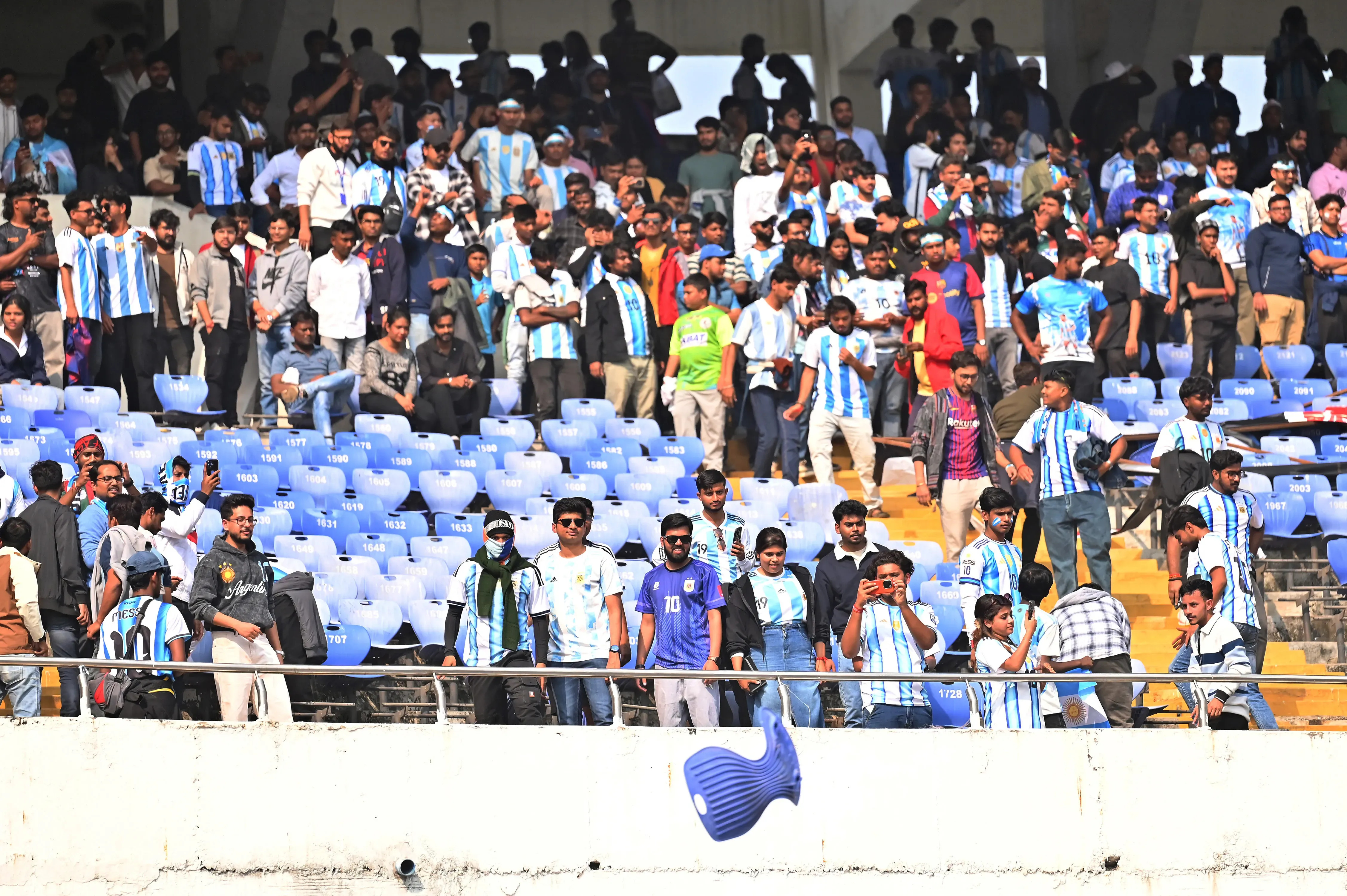 Destrozos en el Estadio de Calcuta (Getty).