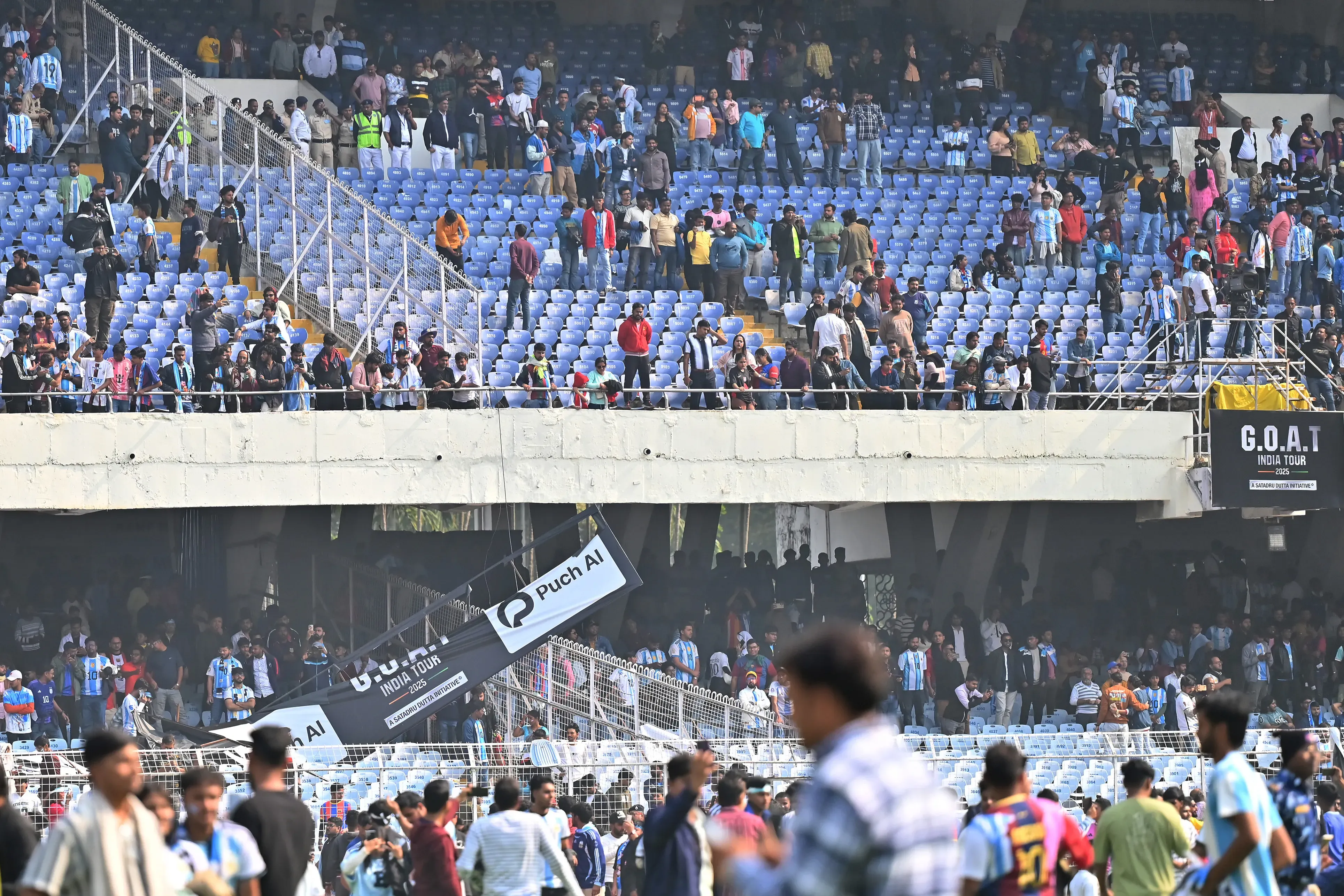 Destrozos en el Estadio de Calcuta (Getty).