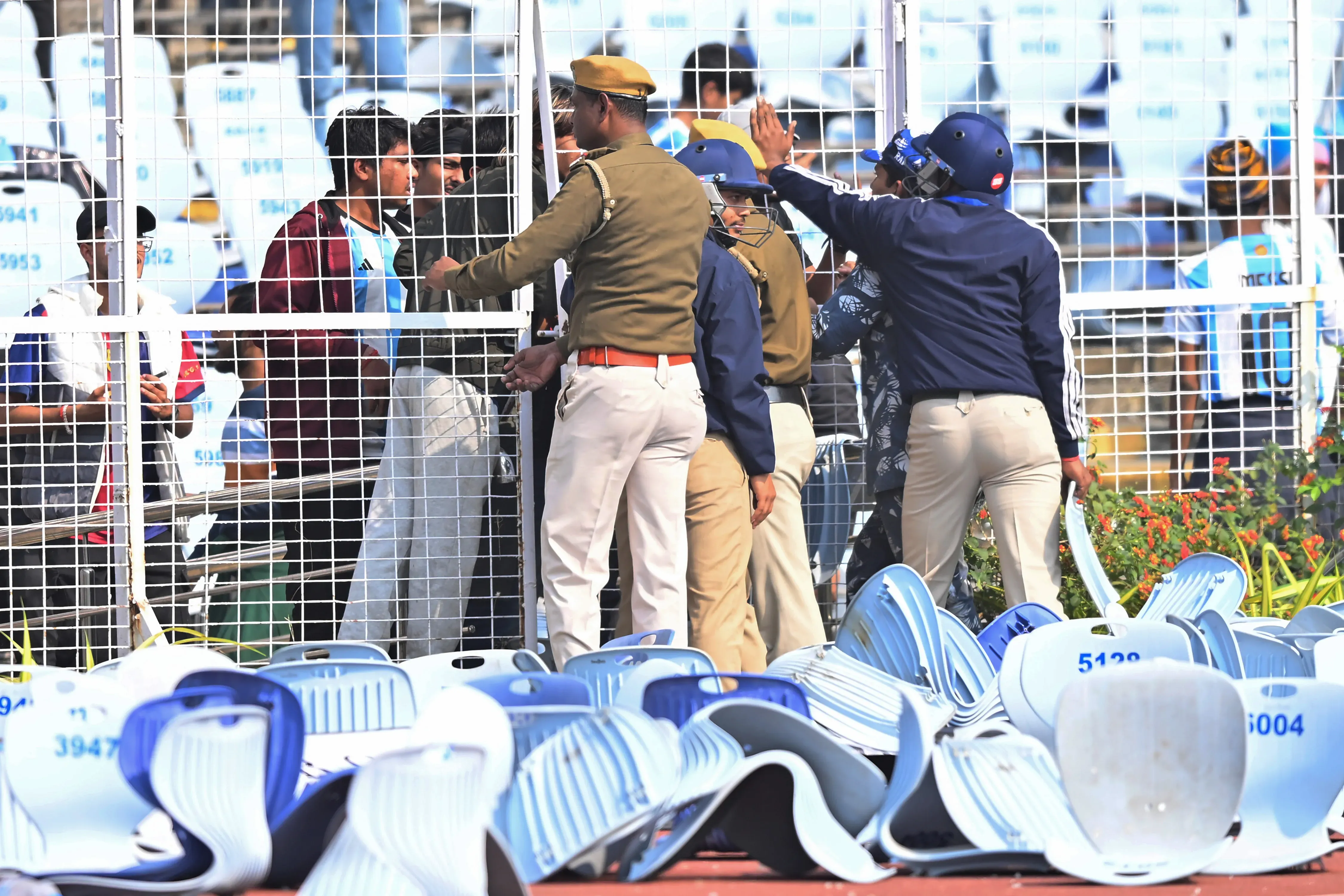Destrozos en el Estadio de Calcuta (Getty).