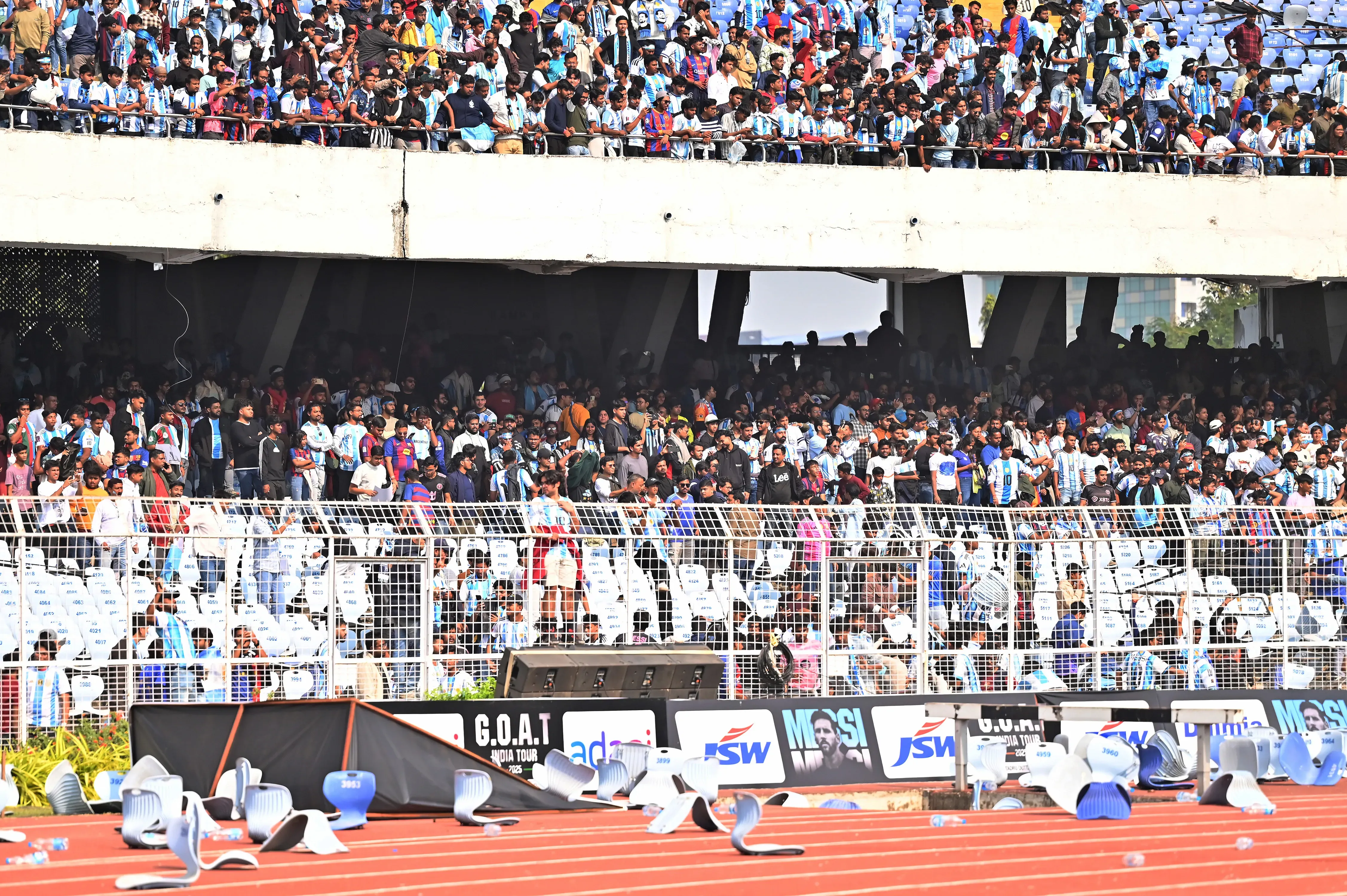 Destrozos en el Estadio de Calcuta (Getty).