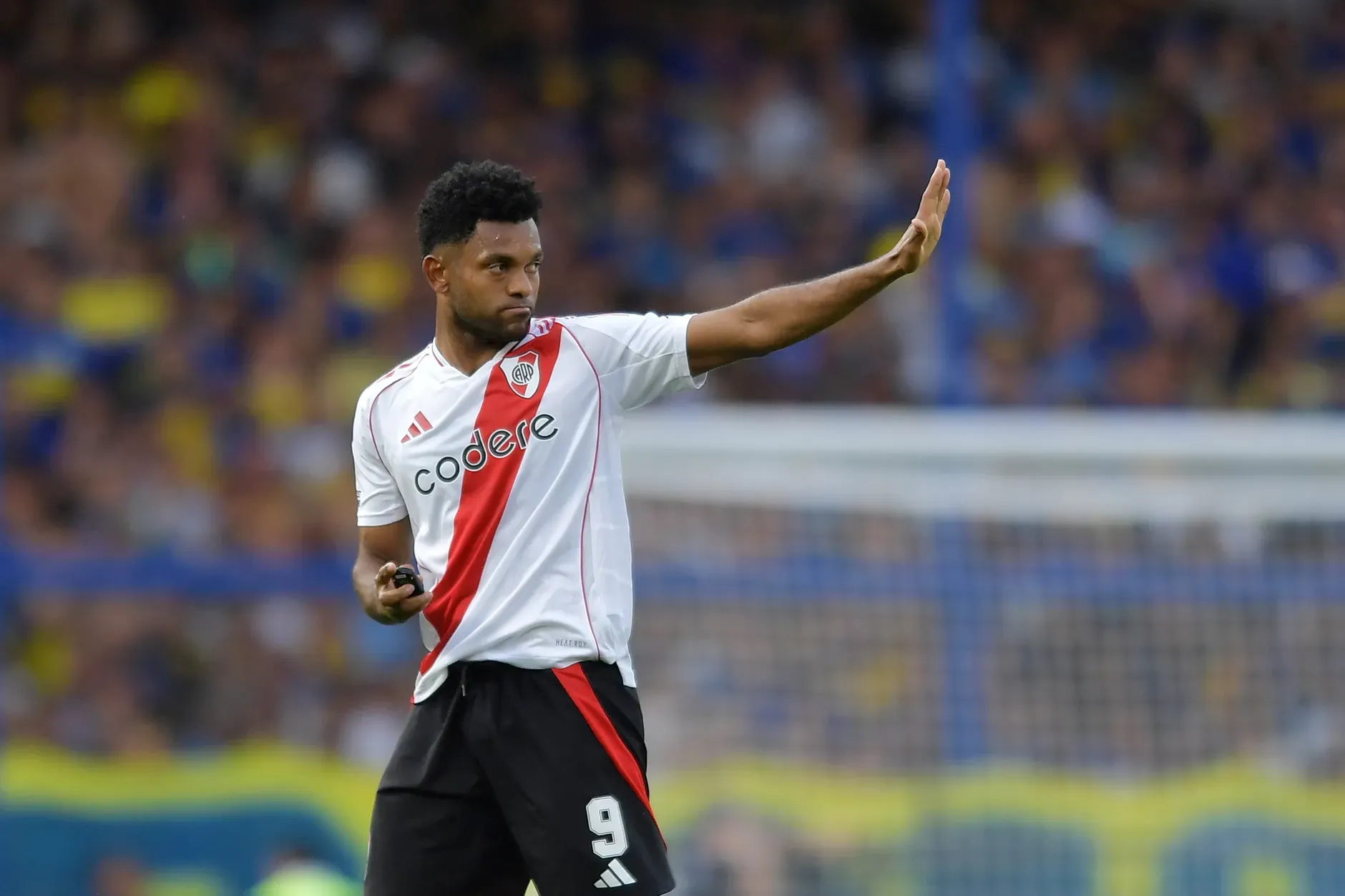 Miguel Borja, en su etapa en River ante Boca en La Bombonera. (Getty Images)