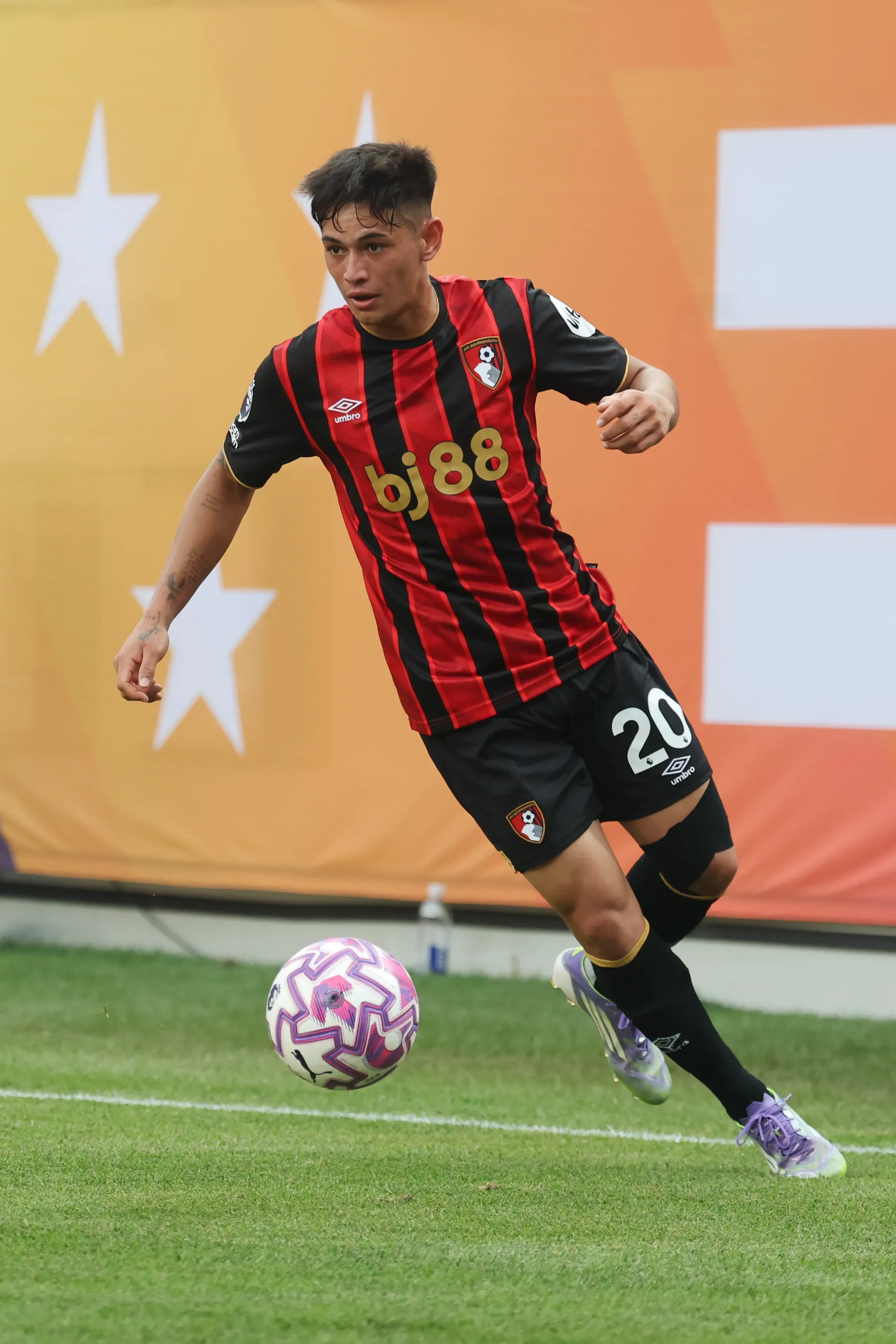 Julio Soler con la camiseta de Bournemouth. (Foto: Getty).