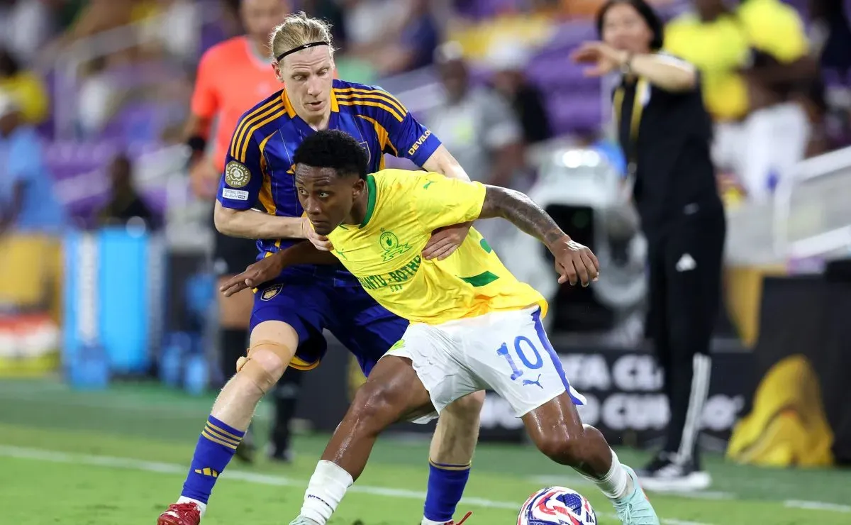 Lucas Ribeiro Leg Lucas Ribeiro brilha com golaço pelo Mamelodi Sundowns no Mundial