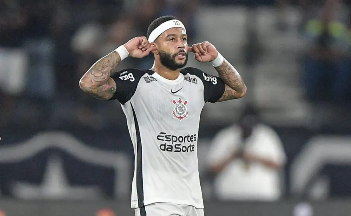 Memphis Depay (Foto: Thiago Ribeiro/AGIF)